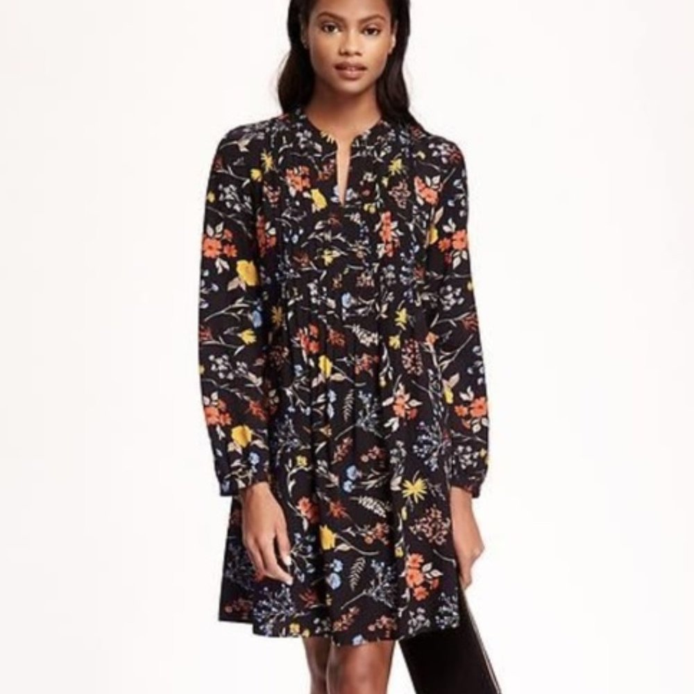 Old Navy black floral pintuck flowy swing dress